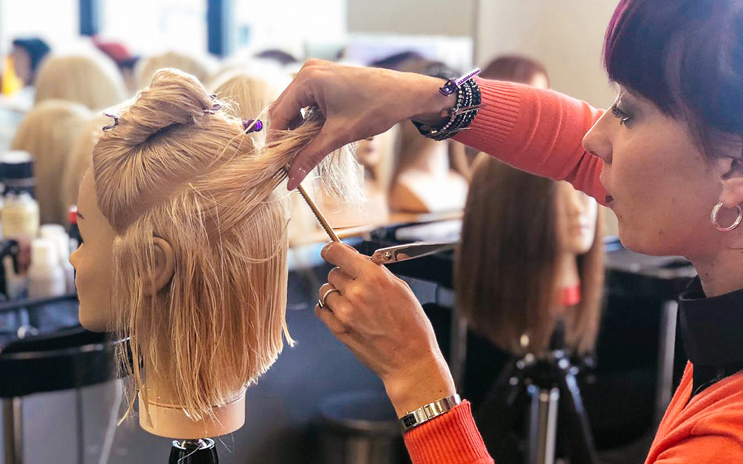 KHÓA ĐÀO TẠO TÓC TOÀN DIỆN & CHUYÊN SÂU VỀ KỸ THUẬT VÀ CẬP NHẬT XU HƯỚNG  HỌC VIỆN HAIRCADEMY LEVEL 1
